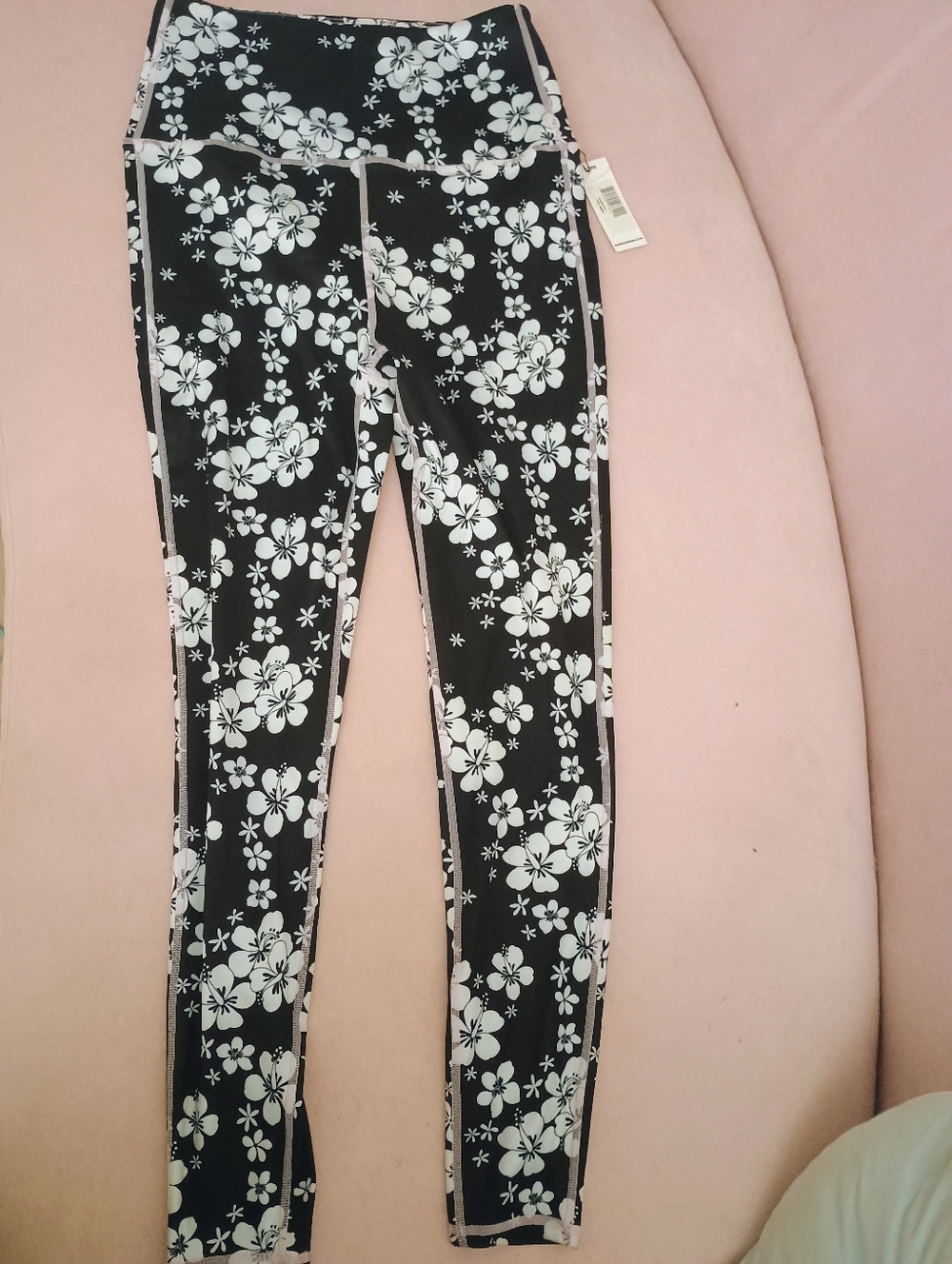 Frankie's Bikinis Active High-Waist Floral Print Leggings in Black NWT Large - Picture 3 of 9